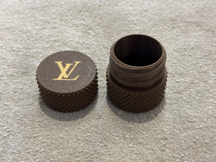 Hộp Đựng Có Nắp Vặn Thiết Kế Louis Vuitton - Image 6