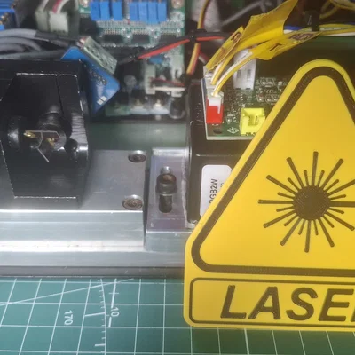 Biển báo cảnh báo Laser (Laser Warning Sign) in 3D chuyên dụng