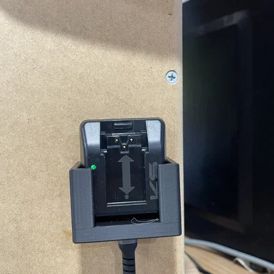 Giá treo tường cho bộ sạc KS Rage Circuit tiện lợi