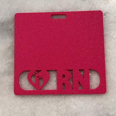 Bảng tên nhân viên y tế RN Badge Tag in 3D hình dấu chân