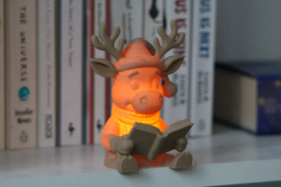 Tuần lộc Rudolph đọc sách – Tealight <30g - Image 3