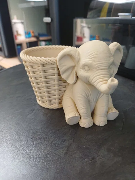 Chậu trồng cây hình voi – Giá đỡ cây dễ thương (Elephant Planter Pot) - Image 5