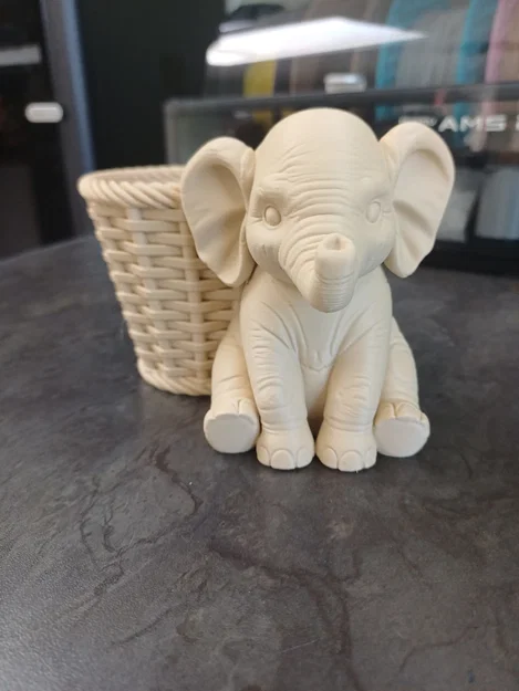 Chậu trồng cây hình voi – Giá đỡ cây dễ thương (Elephant Planter Pot) - Image 7