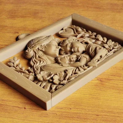 Trái Tim Của Mẹ – Relief Vòng Tay Ôm Hai Bé