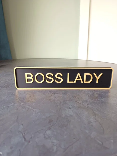 Bảng để bàn Boss Lady – Decor văn phòng cá tính cho phái nữ - Image 1