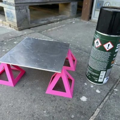 Pyramid làm chân đỡ để sơn, phủ coating, xịt sơn
