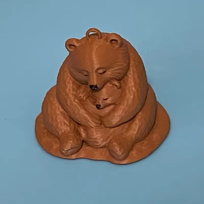Mẹ Gấu Ôm Gấu Con