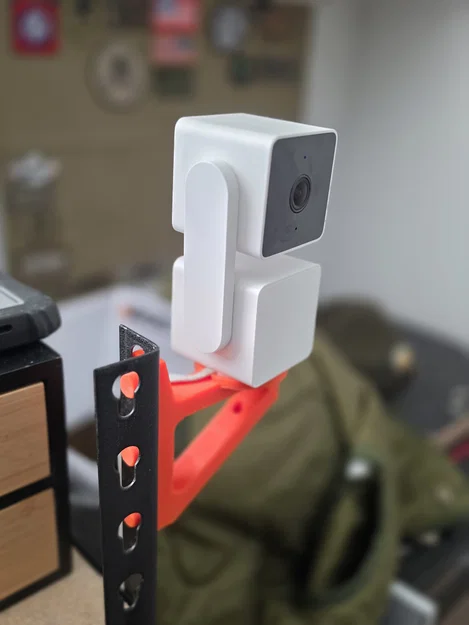 Giá treo Wyze Cam Pan v3 cho kệ sắt lỗ (Keyhole Mount) - Image 1