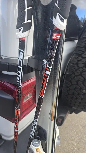 Giá treo ván trượt 3D cho baga Jeep Wrangler Gobi (Skier Rack) - Image 2