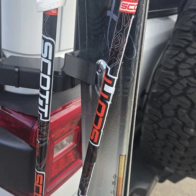Giá treo ván trượt 3D cho baga Jeep Wrangler Gobi (Skier Rack)