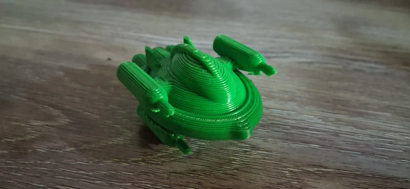 Mô hình phi thuyền Retro UFO chiến đấu in 3D cực ngầu - Image 1