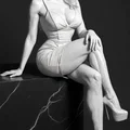 Mô hình cô gái tóc dài ngồi thư giãn (Sitting Lady) in 3D đẹp - Thumbnail 2