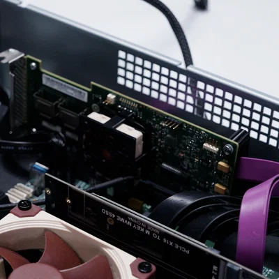 Giá đỡ riser cable đảo chiều MATX sang ATX cho LSI 9220 8i HBA