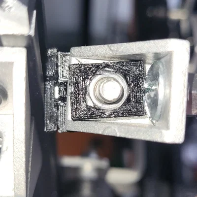 Mô hình Nut cage: Giải pháp giữ đai ốc trong không gian hẹp