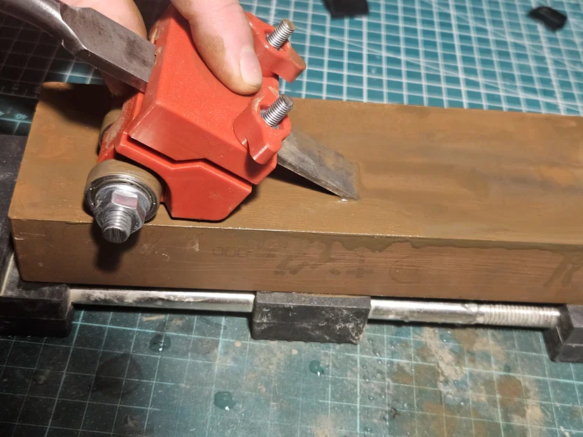 Jig giữ góc mài đục (Chisel Sharpening Jig/Stechbeitelschleifhilfe) - Image 4