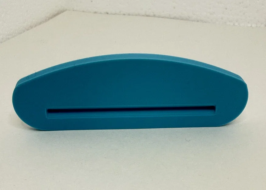 Dụng cụ bóp kem đánh răng đơn giản (Simple Toothpaste Squeezer) - Image 1