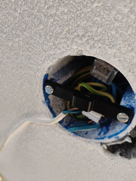 Nắp che ổ điện trần có lỗ dẫn dây (Ceiling outlet cover with wire outlet) - Image 2