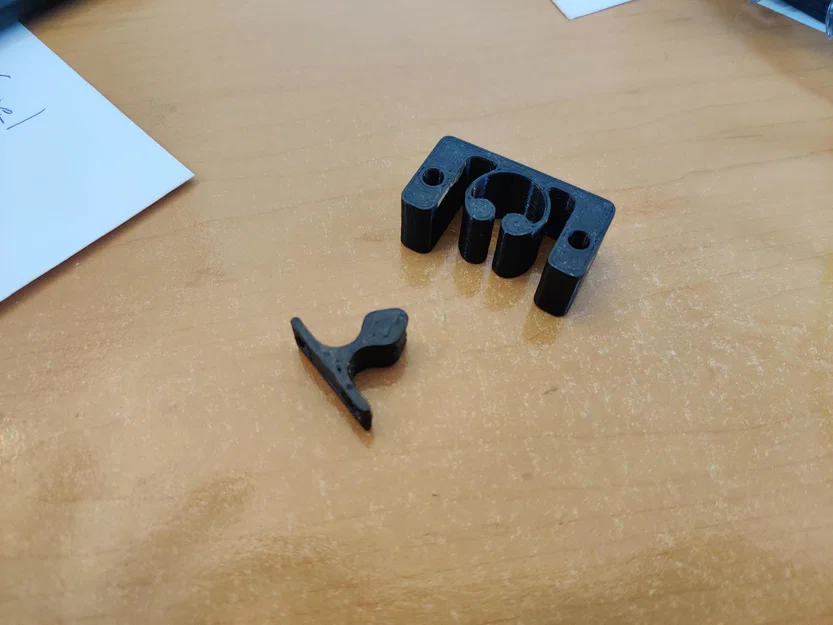 Chốt cửa cho nhôm định hình 2020 (Door Catch for 2020 Extrusion) - Image 1