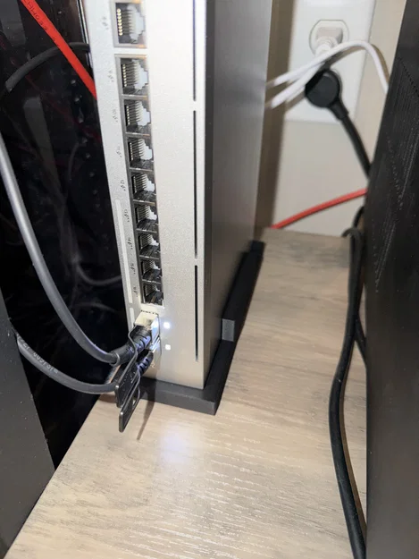 Đế Dựng Đứng cho Unifi Pro Max 16 PoE (Vertical Stand) - Image 3