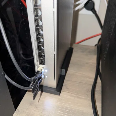 Đế Dựng Đứng cho Unifi Pro Max 16 PoE (Vertical Stand)