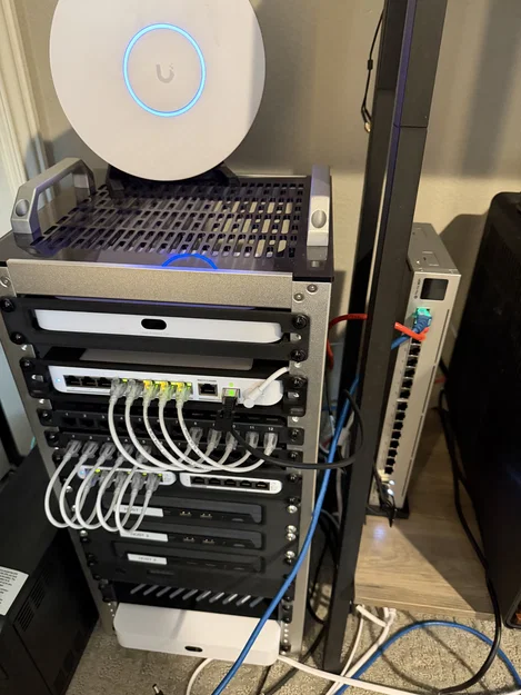 Đế Dựng Đứng cho Unifi Pro Max 16 PoE (Vertical Stand) - Image 4