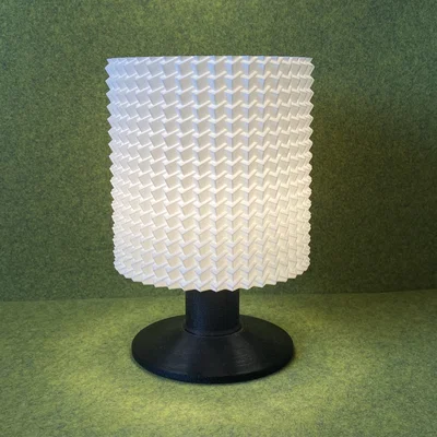 Đèn bàn chân pedestal – chụp cylinder họa tiết khối lập phương 3D nổi