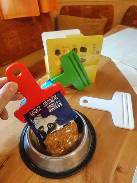 Dụng cụ ép túi thức ăn cho chó mèo (Squeezer) - Tận dụng tối đa thực phẩm - Image 13