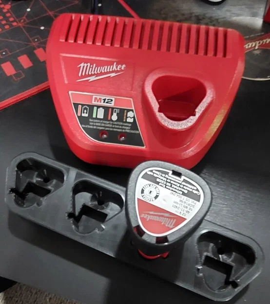 Giá đỡ 4 pin Milwaukee M12 (4 x Milwaukee M12 Battery Holder) - Image 2