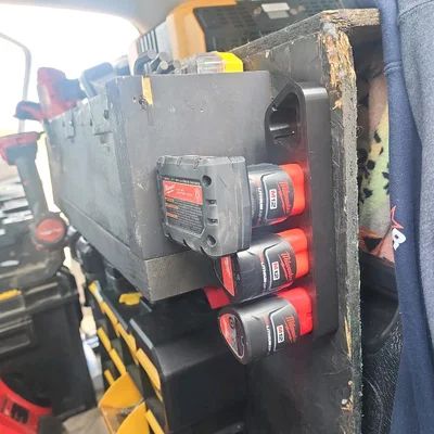 Giá đỡ 4 pin Milwaukee M12 (4 x Milwaukee M12 Battery Holder)