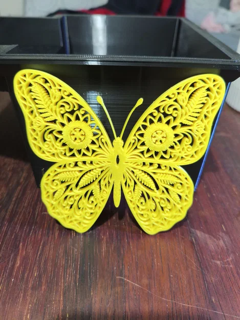 Tranh Treo Tường Bướm Vàng Hoa Văn Mandala Tinh Xảo 3D - Image 2