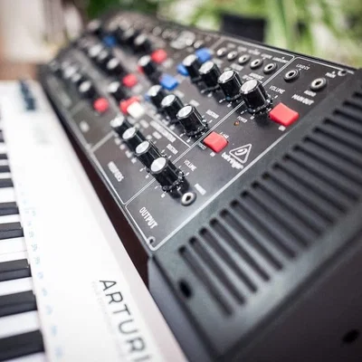 DCAPS cho Arturia Keystep và Behringer Model-D