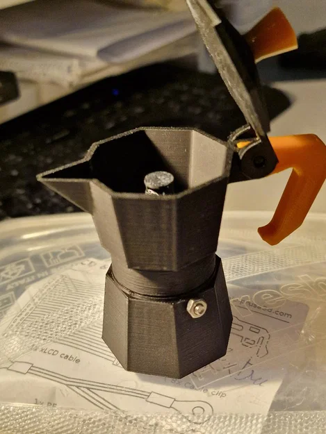 Bialetti Moka maker – Mô hình máy pha cà phê Moka (bài tập thiết kế) - Image 3