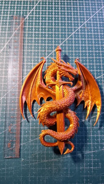 Mô hình 3D Rồng cuộn quanh thanh kiếm ấn tượng - Image 3