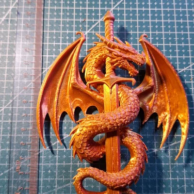 Mô hình 3D Rồng cuộn quanh thanh kiếm ấn tượng