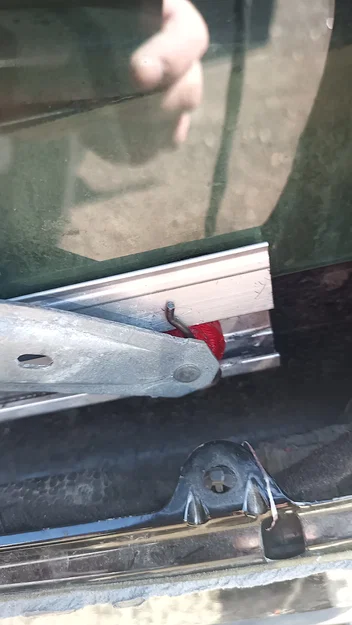 Con lăn nhựa dẫn hướng cửa sổ cho SAAB 9-5, 9-3 và 900 - Image 1