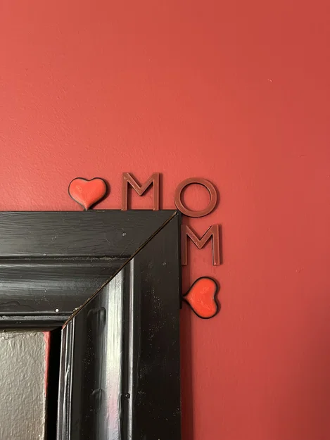 Mô hình trang trí góc cửa chữ MOM ý nghĩa cho Ngày của Mẹ - Image 3