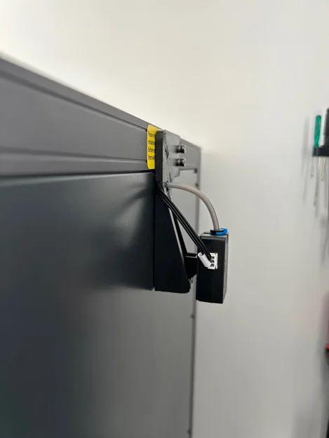 Giá đỡ filament sensor SV08 (tương thích enclosure) - Image 1