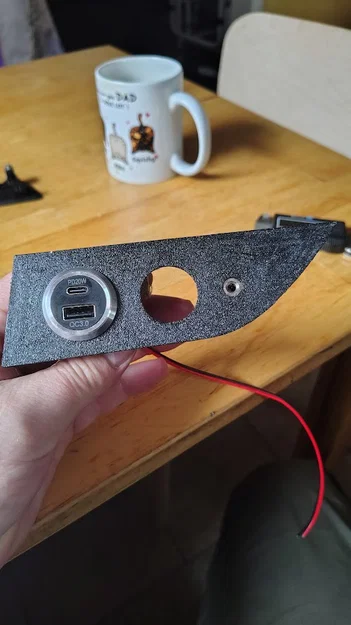 Bezel aux input cho Ford Transit “slim console” - Image 2