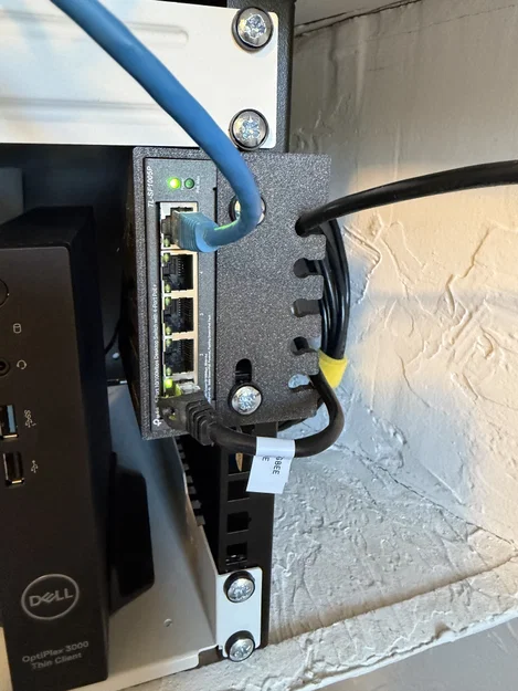 Giá gắn rack dọc 10/19 inch cho TPLink Switch (Tplink Switch vertical rack mount) - Image 1