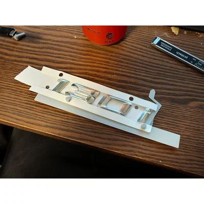Jig/Template gắn badge sau BMW 130i (rear badge install template)