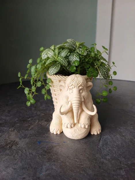 Chậu Cây 3D Voi Ma Mút Đáng Yêu (Cute Mammoth Planter) Độc Đáo - Image 1