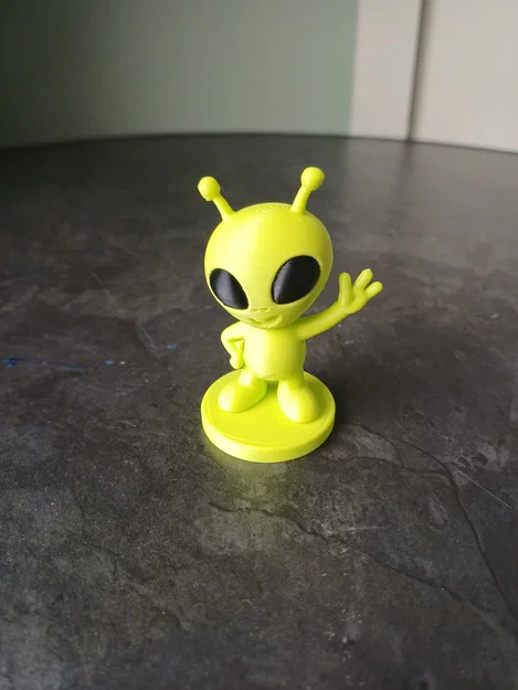 Tượng Người Ngoài Hành Tinh Dễ Thương (Cute Alien Figurine) - Image 1