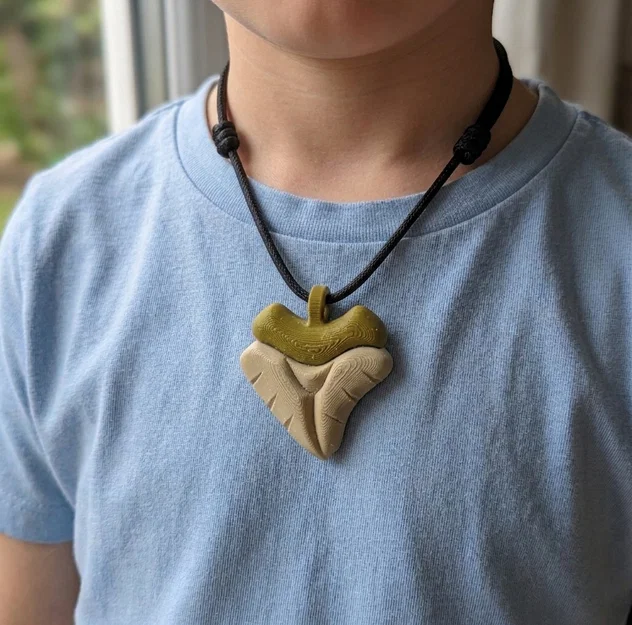 Mặt Dây Chuyền Maggie Mako (Maggie Mako Pendant) - Image 1