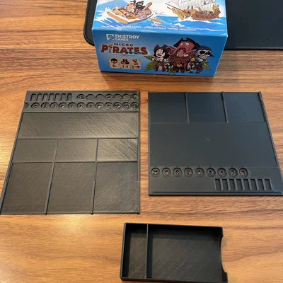 Khay tổ chức bàn chơi Micro Pirates (Player Mat Organizers)