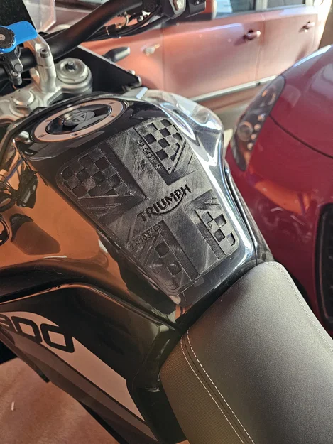 Miếng dán/bảo vệ bình xăng Triumph Tiger 900 (đời 2020 - …) – Tank Pad - Image 1