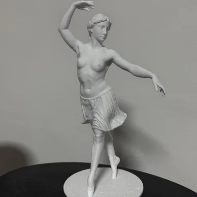 Ballerina Venere – Tượng Venere dáng vũ công