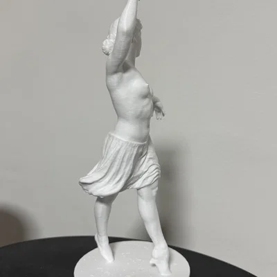 Ballerina Venere – Tượng Venere dáng vũ công