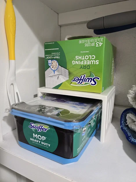 Kệ đặt trên hộp Swiffer Wet Pad – Stand lấy khăn không cần dọn đồ - Image 1