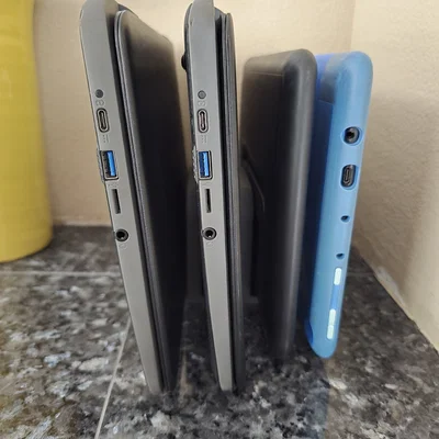Kệ Đứng & Sắp Xếp Laptop/Tablet – Giá Đỡ Bàn Nhiều Khe