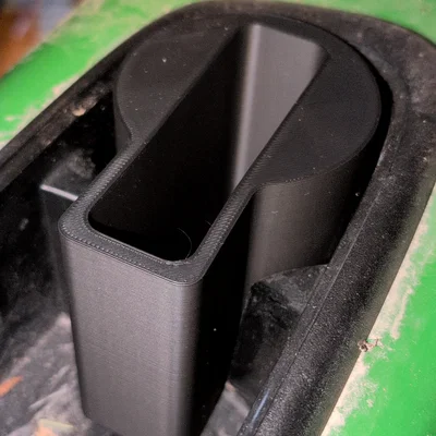 Giá đỡ điện thoại gắn hộc để ly John Deere (John Deere Phone Cup Holder)